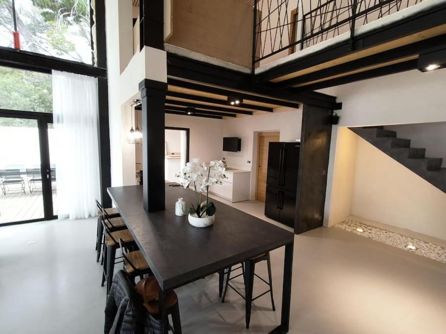 Industrial Luxury Nimes & Arles Beaucaire (Gard)